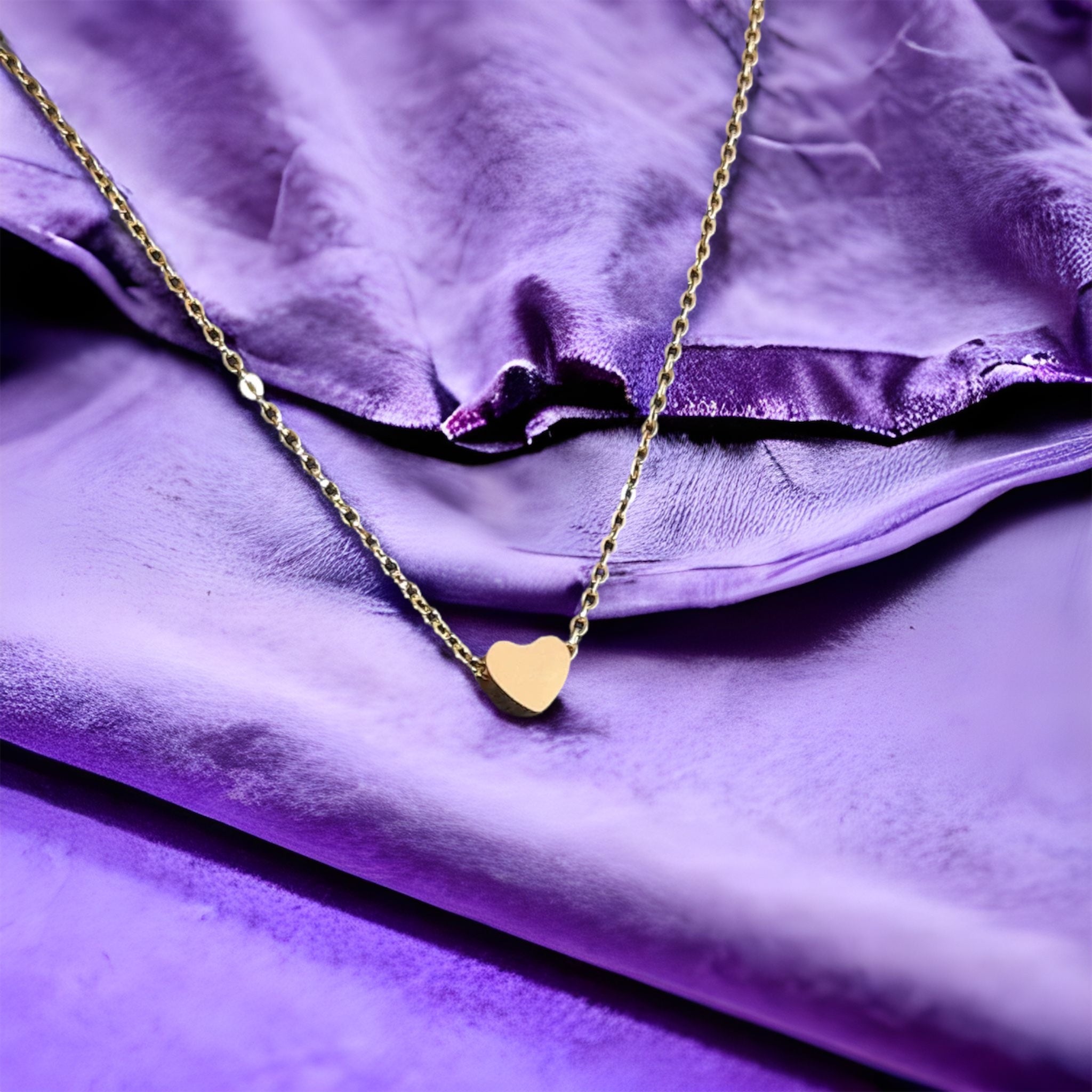 Necklace - delicate heart - choice of 3 colours