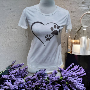 White T-shirt "Heart with two pawprints"